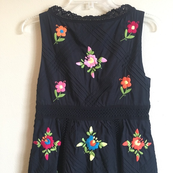 Nanette Lepore Floral Embroidered Dress 6 - Picture 7 of 8